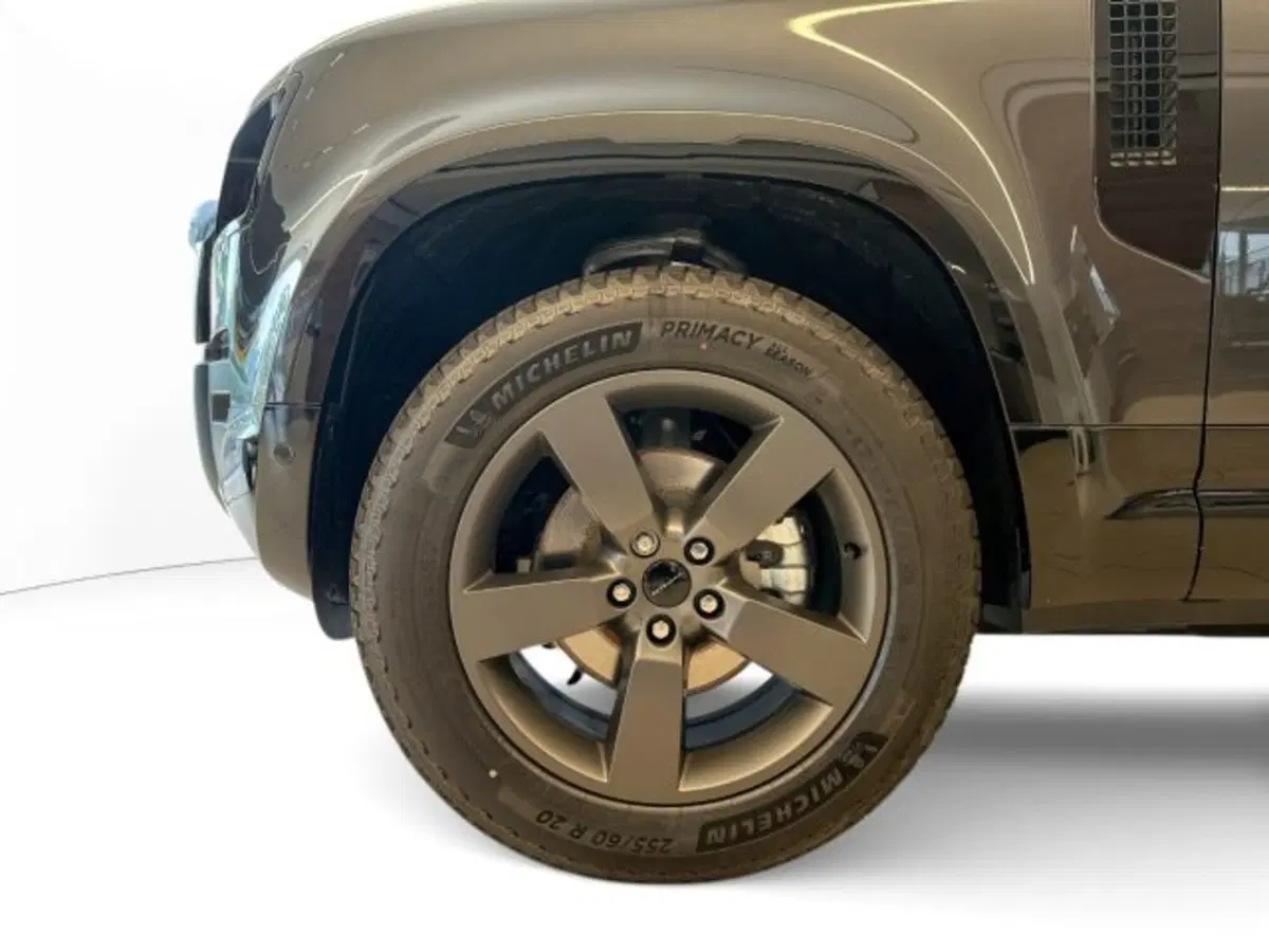 Land Rover Defender nuova a Modena (9)