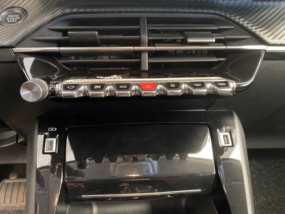 Peugeot 208 usata a Torino (11)