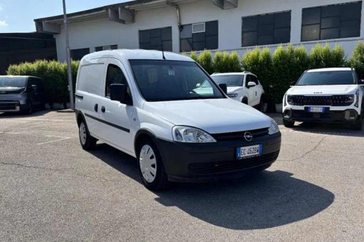 Opel Combo Furgone usata a Latina