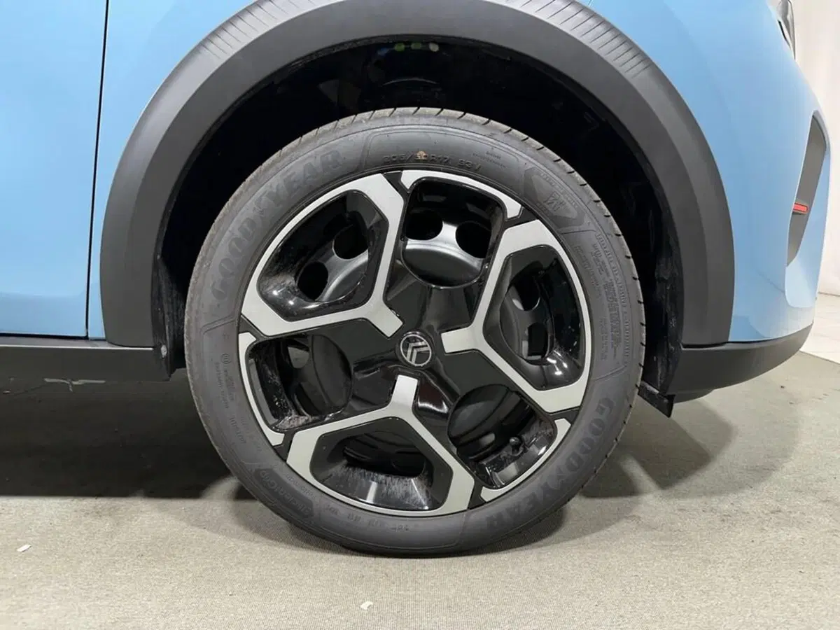 Citroen C3 Aircross nuova a Sondrio (9)