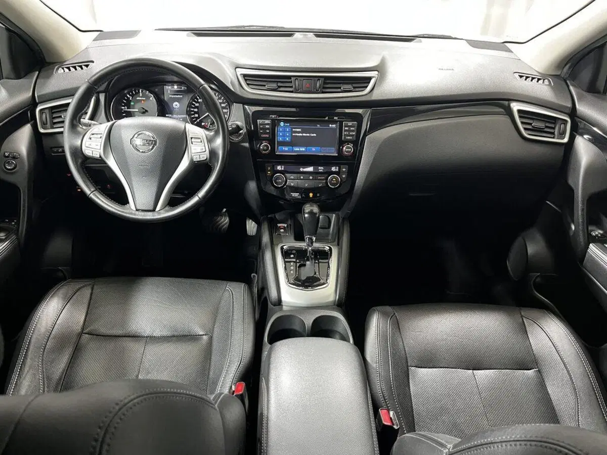 Nissan Qashqai usata a Sondrio (12)