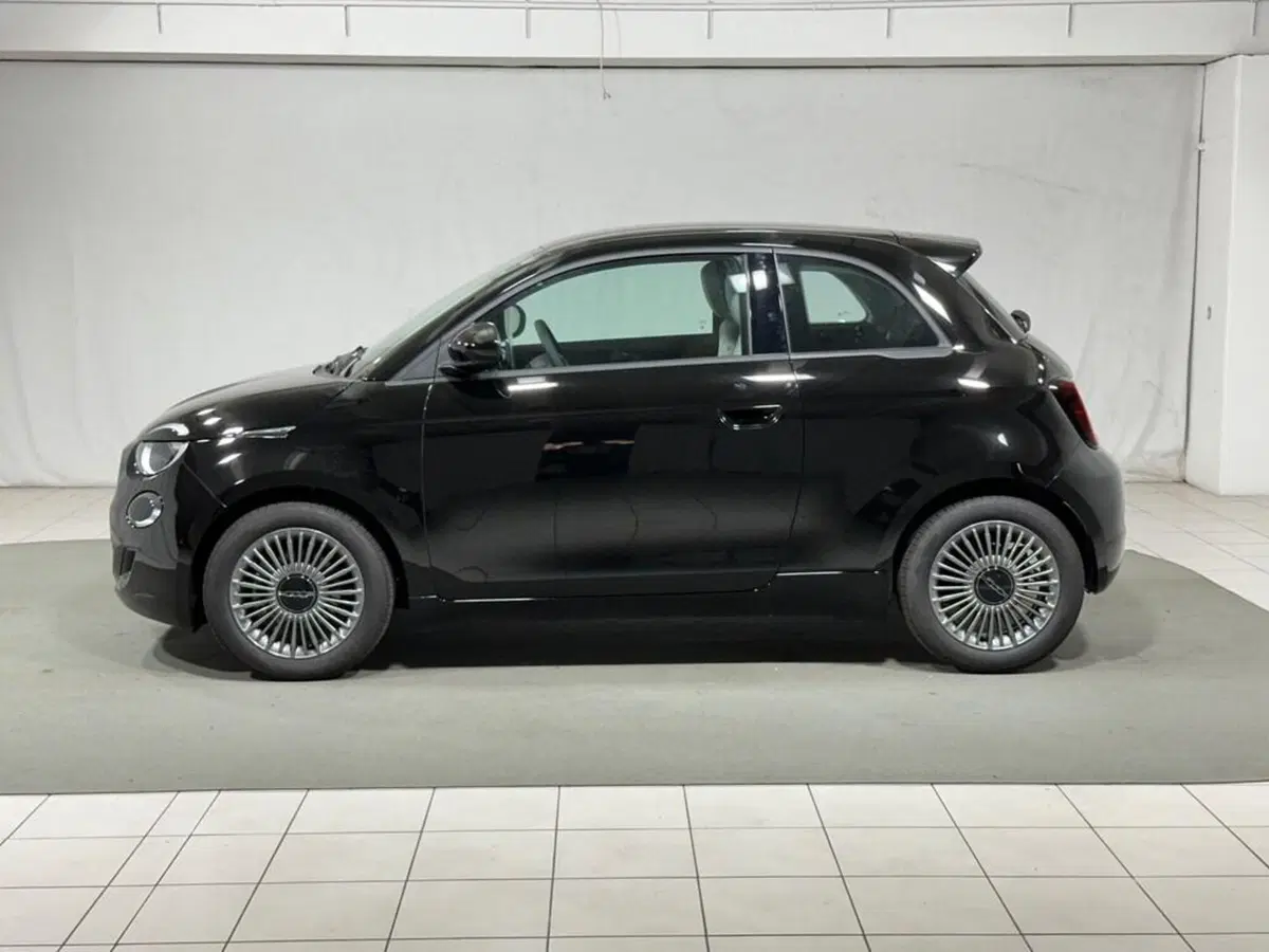 Fiat 500 nuova a Sondrio (2)