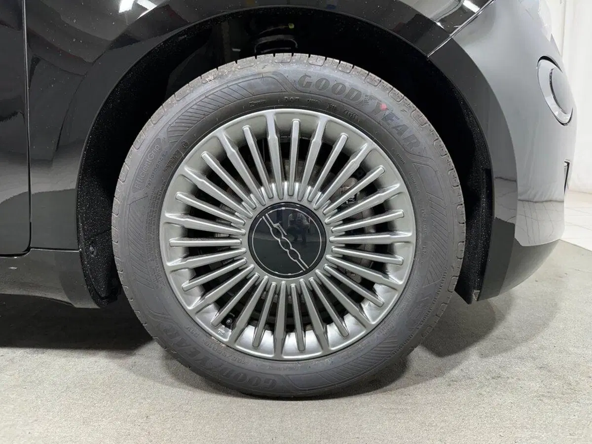 Fiat 500 nuova a Sondrio (9)