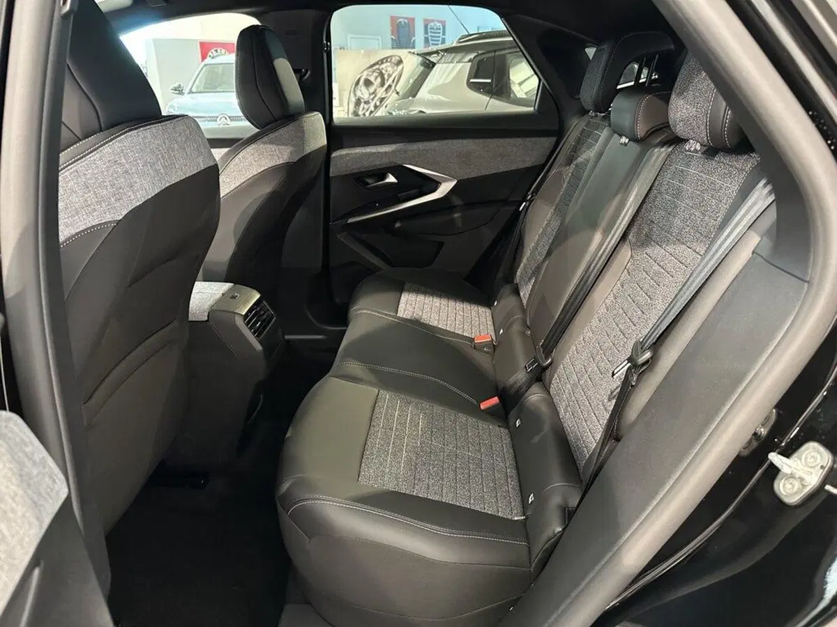 Peugeot 3008 nuova a Sondrio (11)