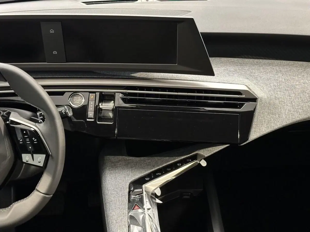 Peugeot 3008 nuova a Sondrio (14)