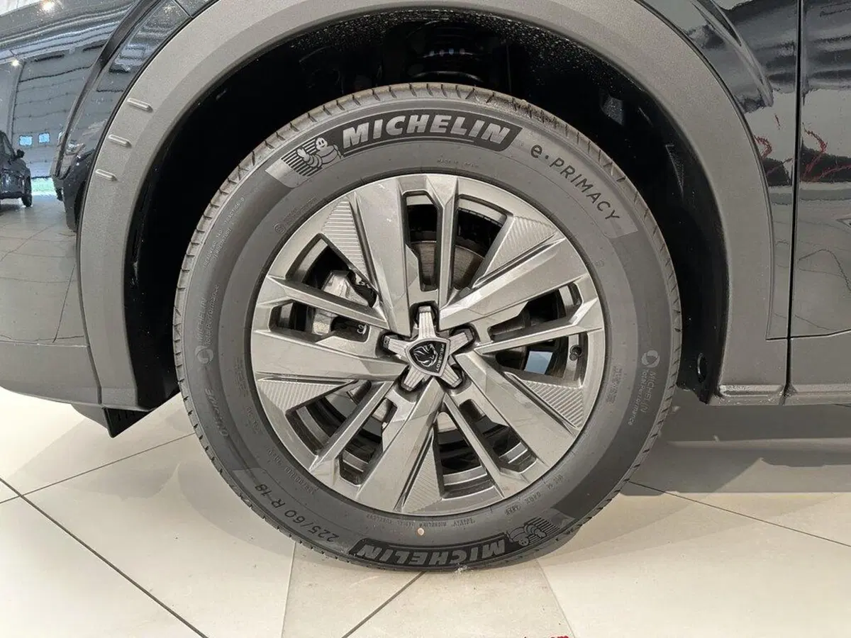 Peugeot 3008 nuova a Sondrio (9)