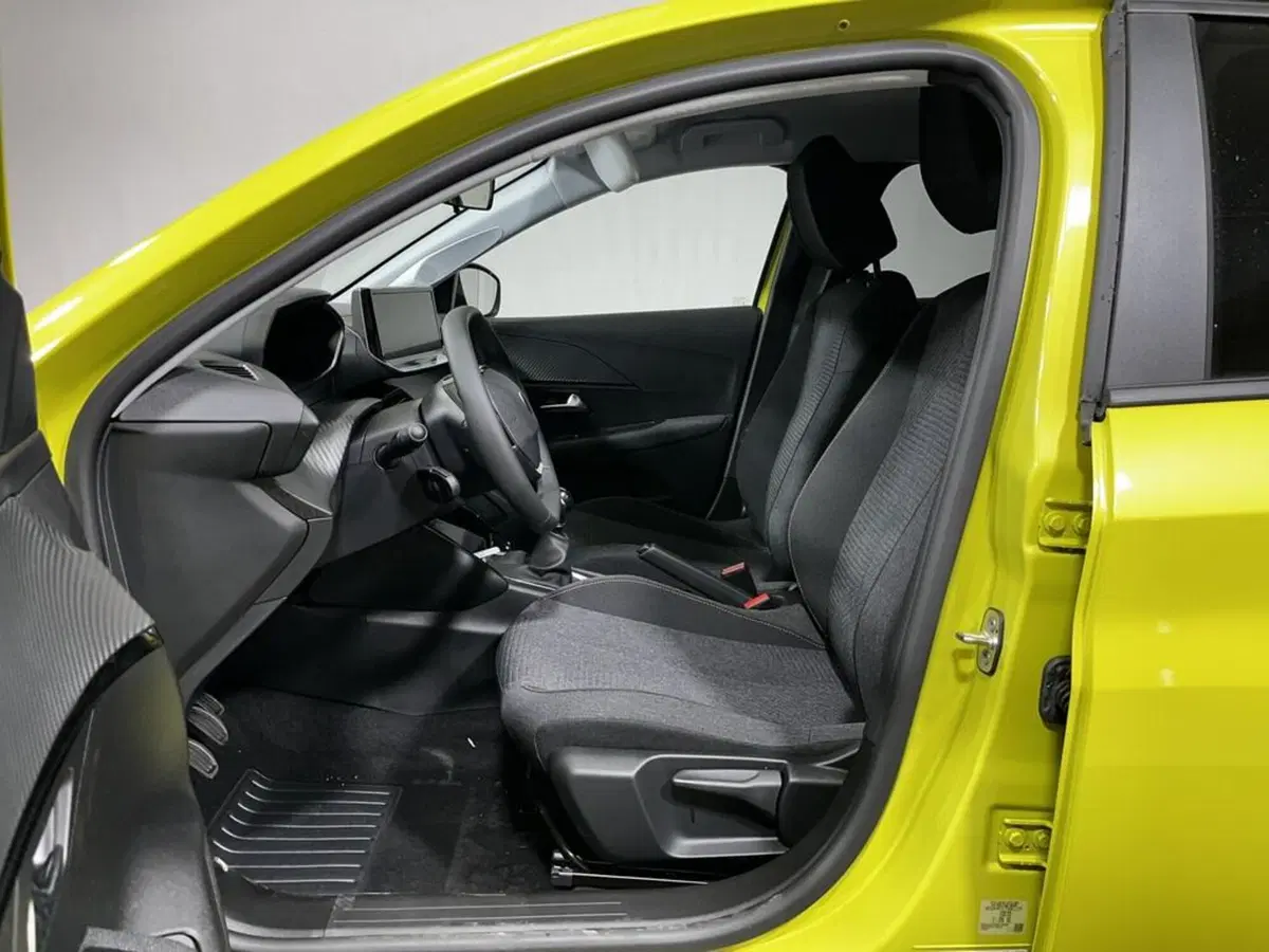 Peugeot 208 nuova a Sondrio (10)