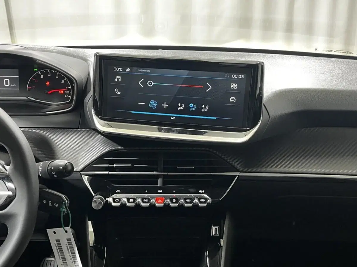 Peugeot 208 nuova a Sondrio (14)
