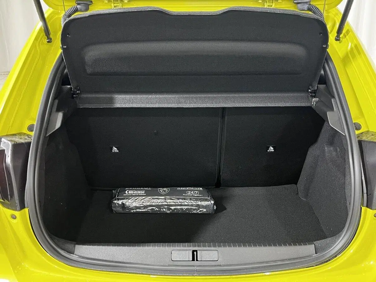 Peugeot 208 nuova a Sondrio (15)