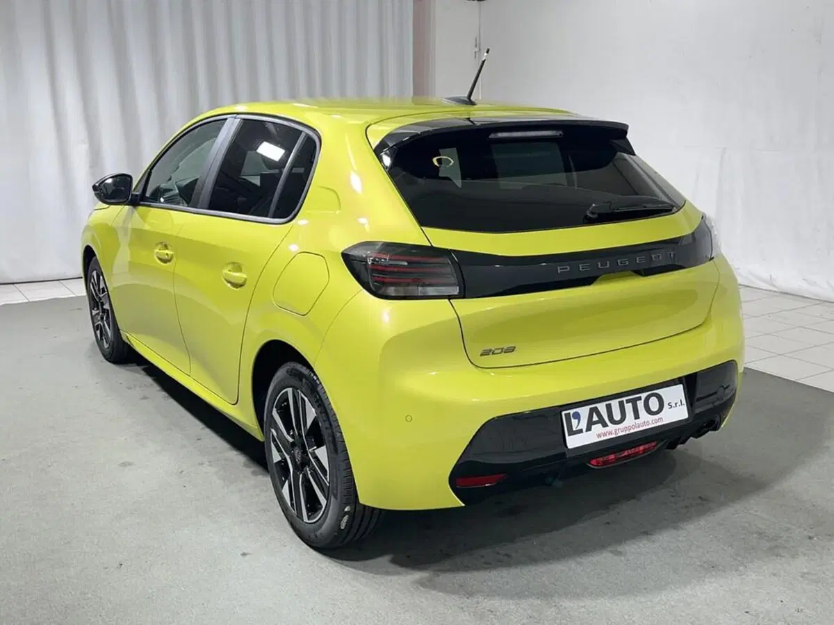 Peugeot 208 nuova a Sondrio (3)