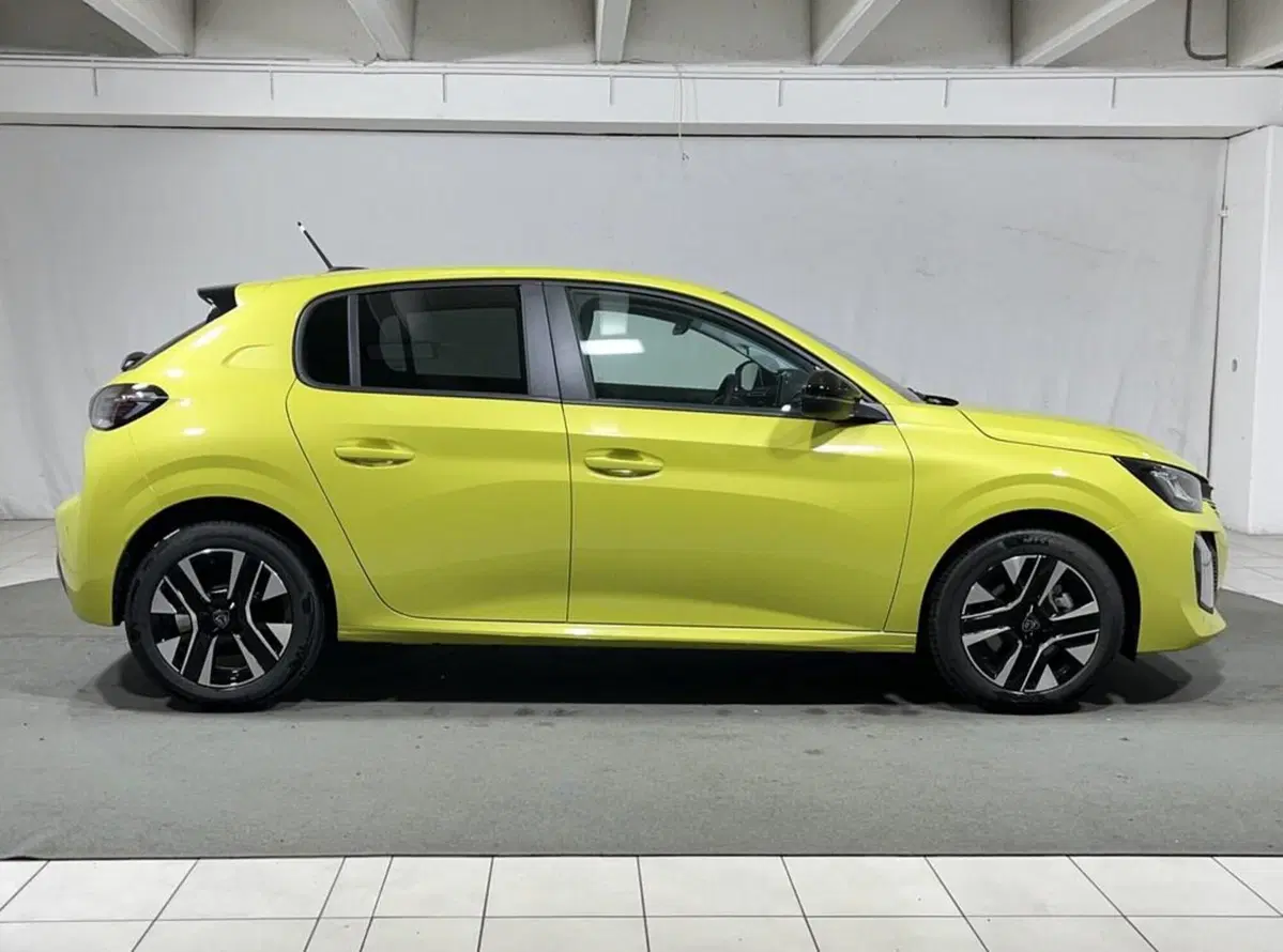 Peugeot 208 nuova a Sondrio (6)