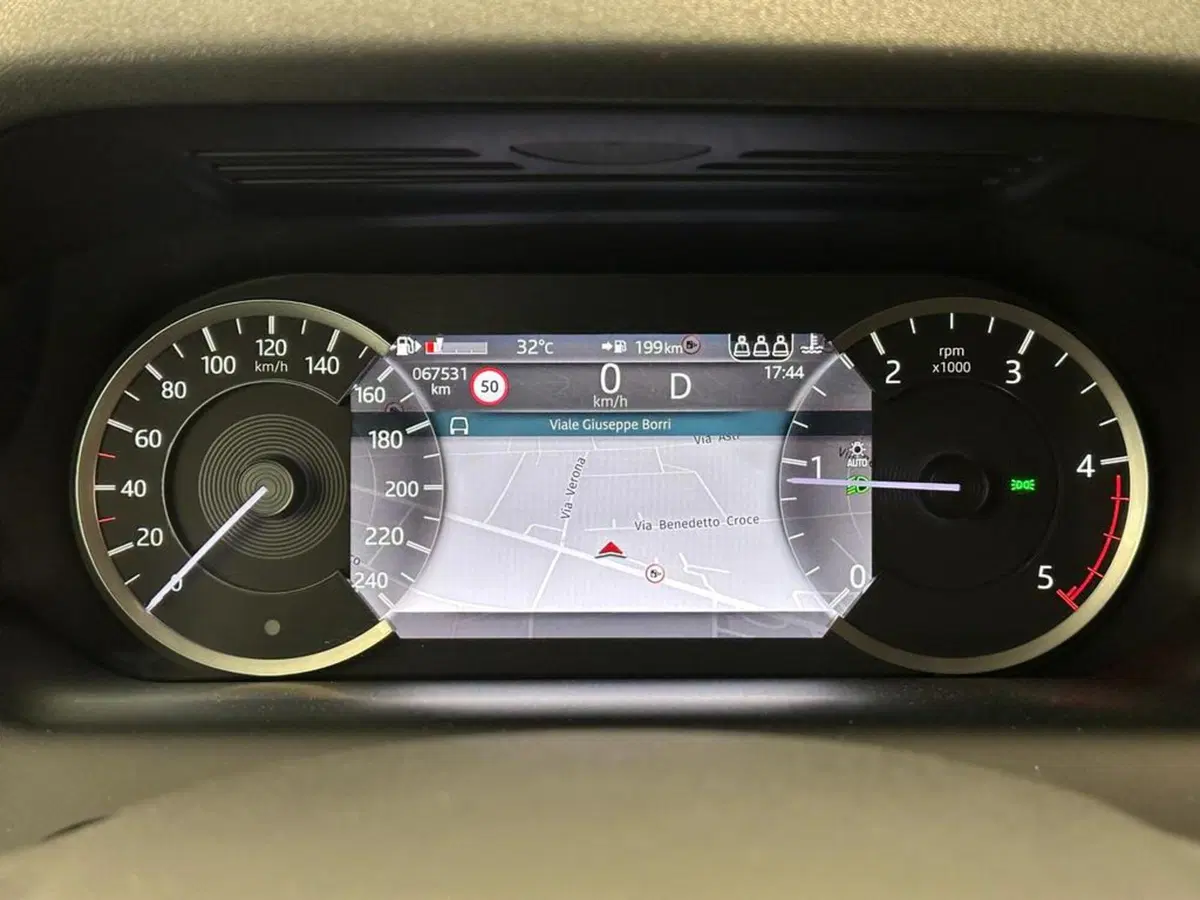 Land Rover Discovery Sport usata a Varese (11)