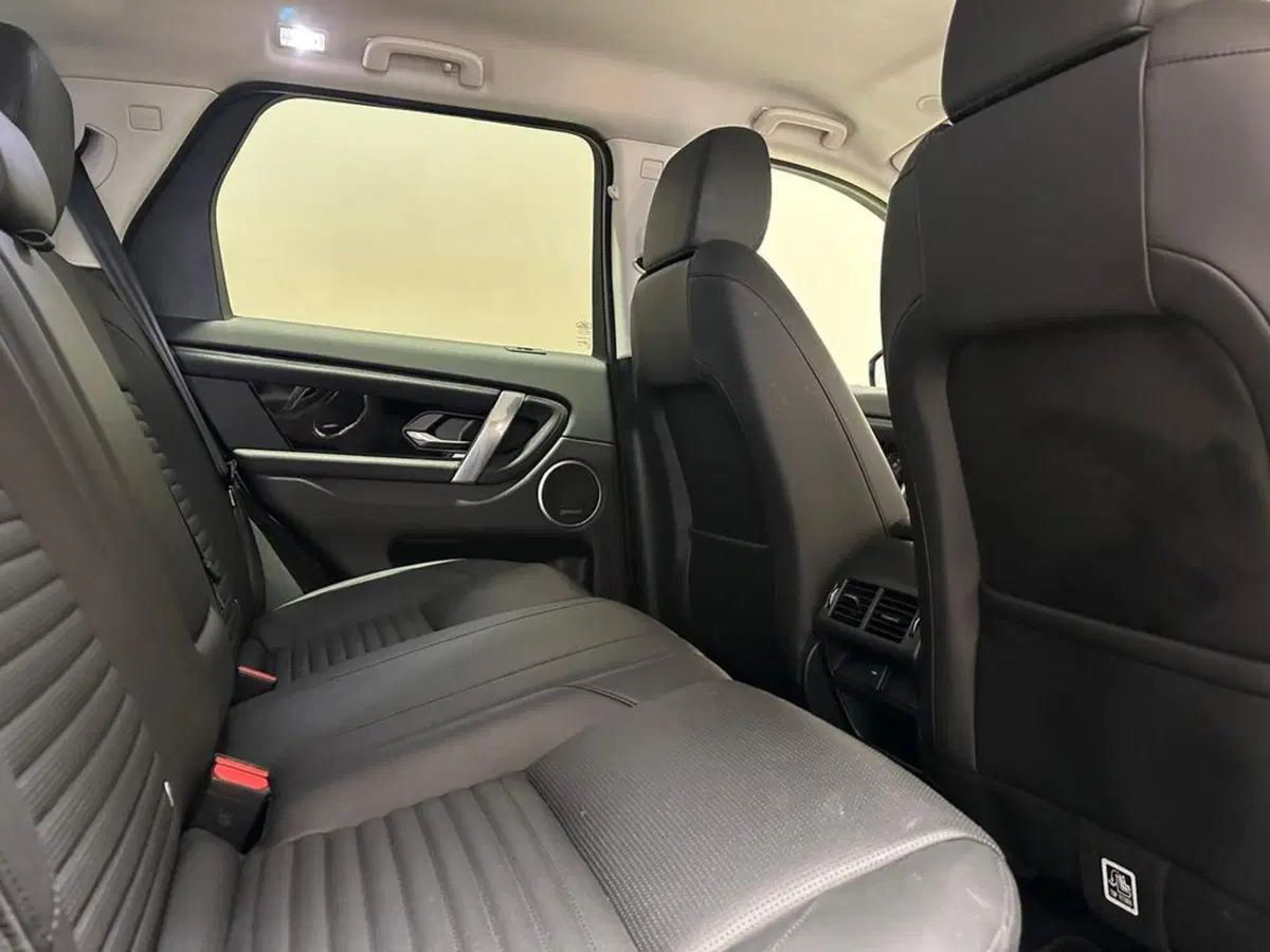 Land Rover Discovery Sport usata a Varese (8)