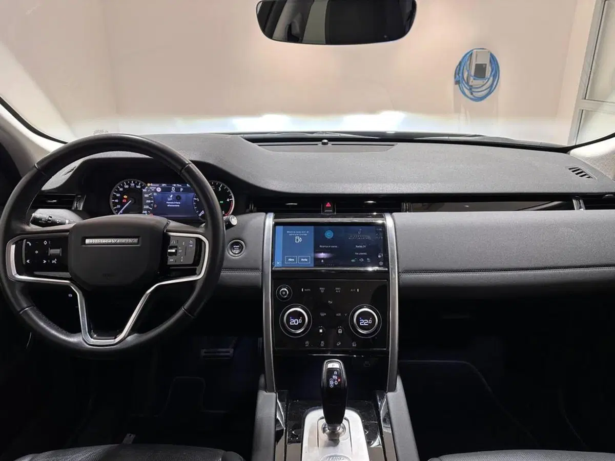 Land Rover Discovery Sport usata a Varese (9)