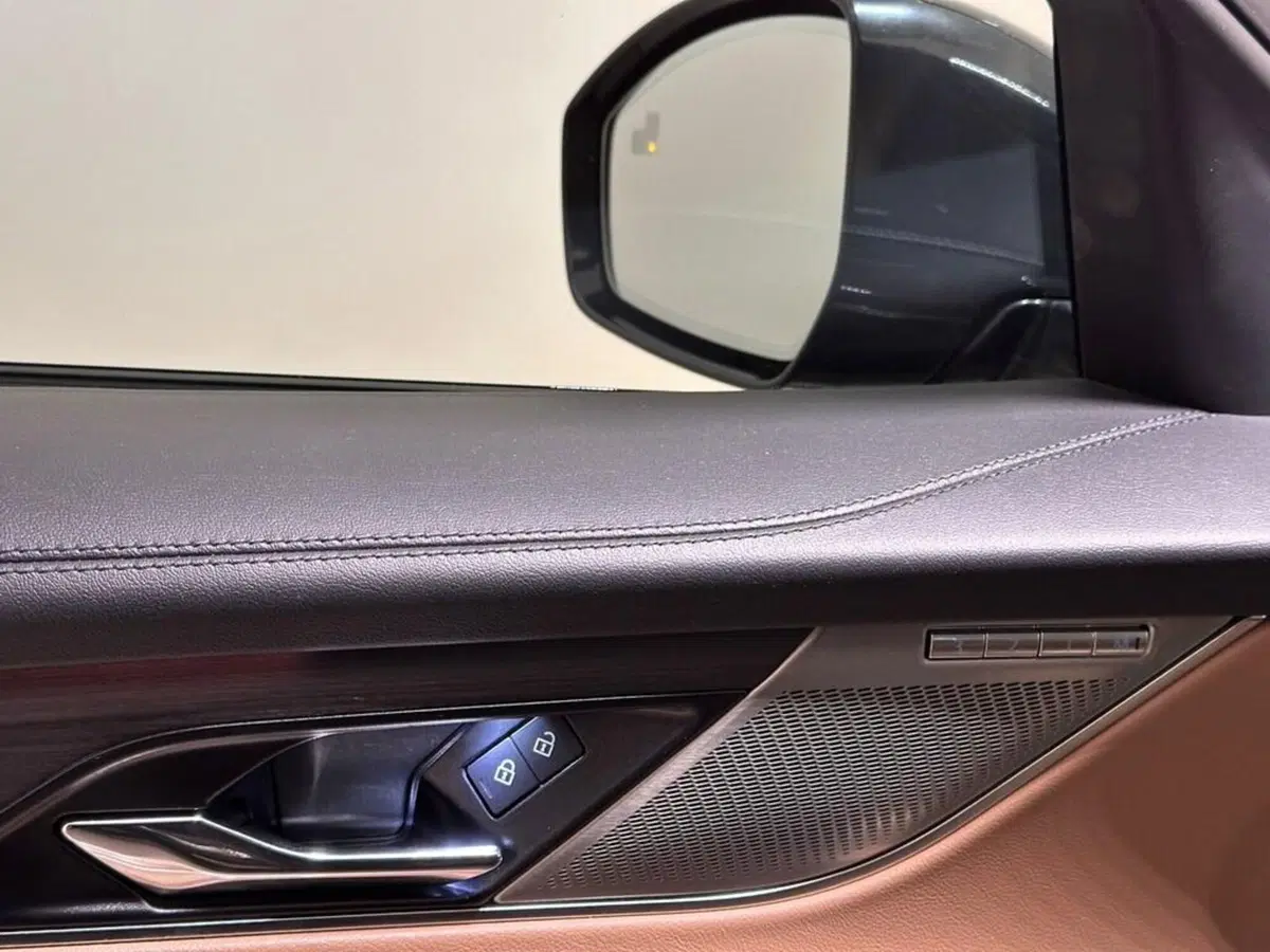 Jaguar F-Pace usata a Varese (13)