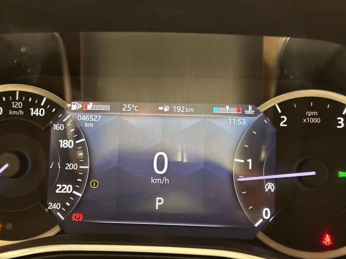 Jaguar F-Pace usata a Varese (6)