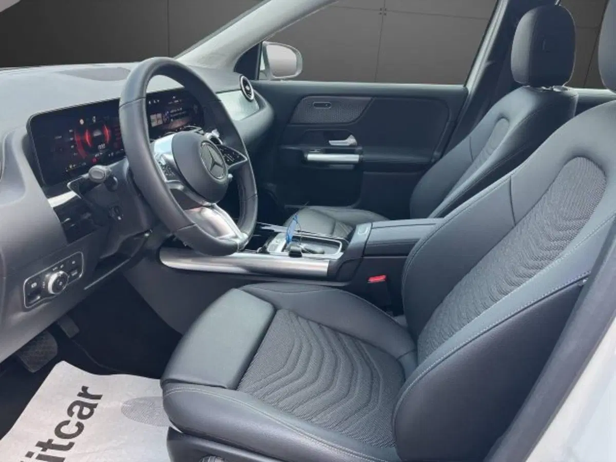 Mercedes-Benz GLA SUV usata a Novara (13)