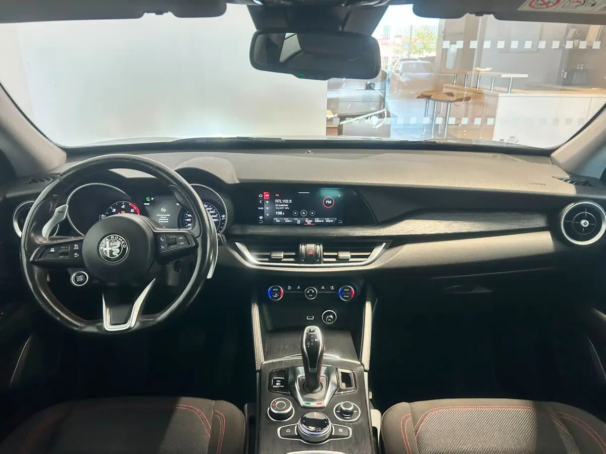 Alfa Romeo Stelvio usata a Napoli (4)