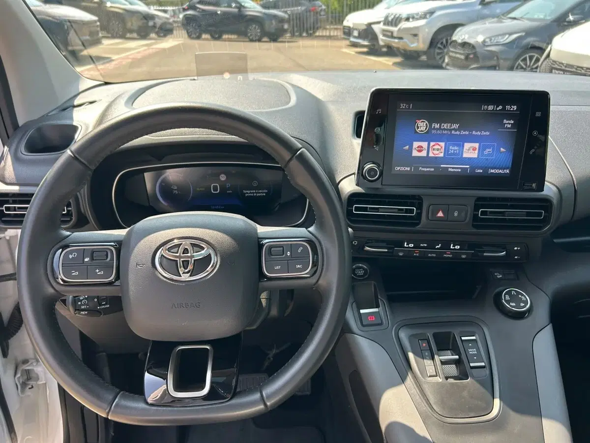 Toyota Proace City Verso usata a Piacenza (13)