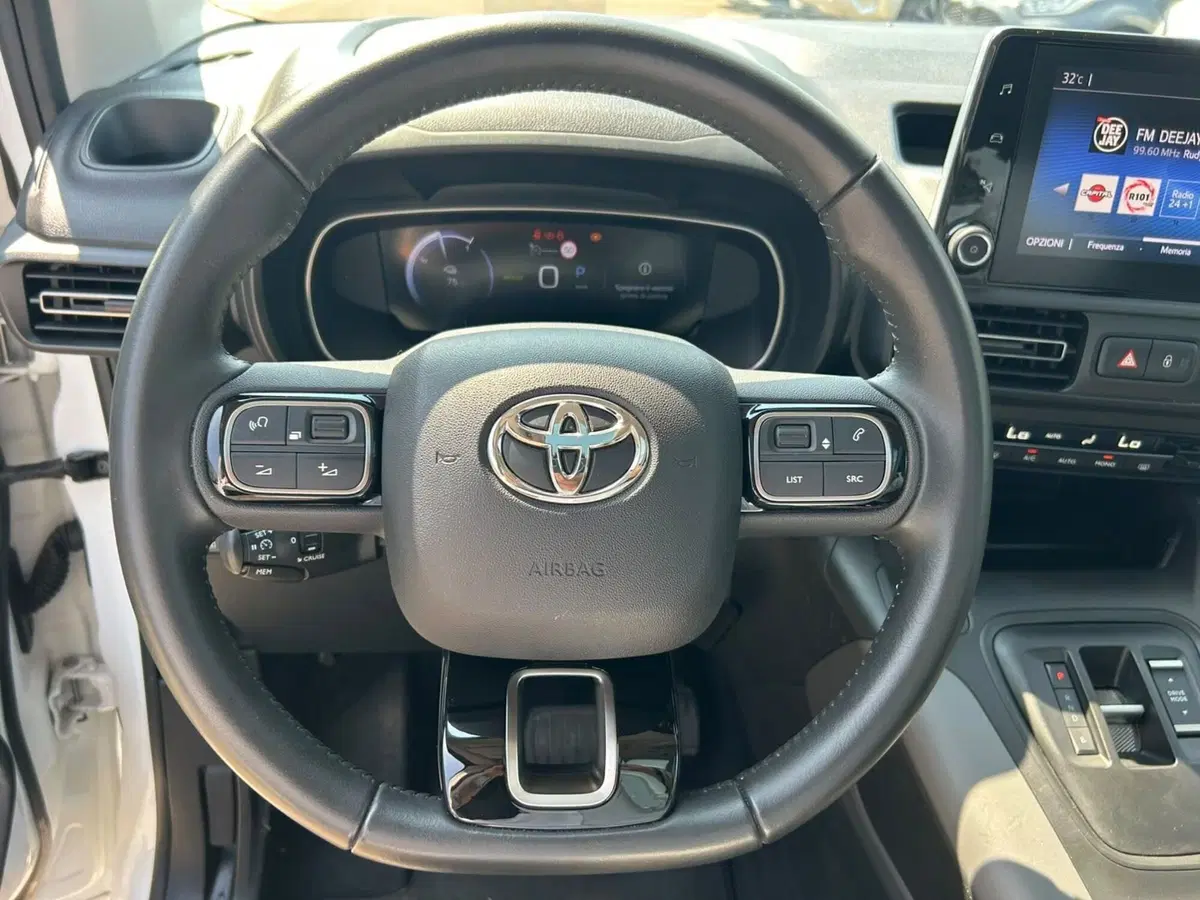 Toyota Proace City Verso usata a Piacenza (14)