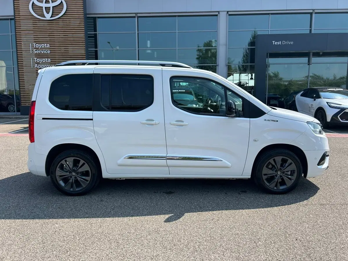 Toyota Proace City Verso usata a Piacenza (7)