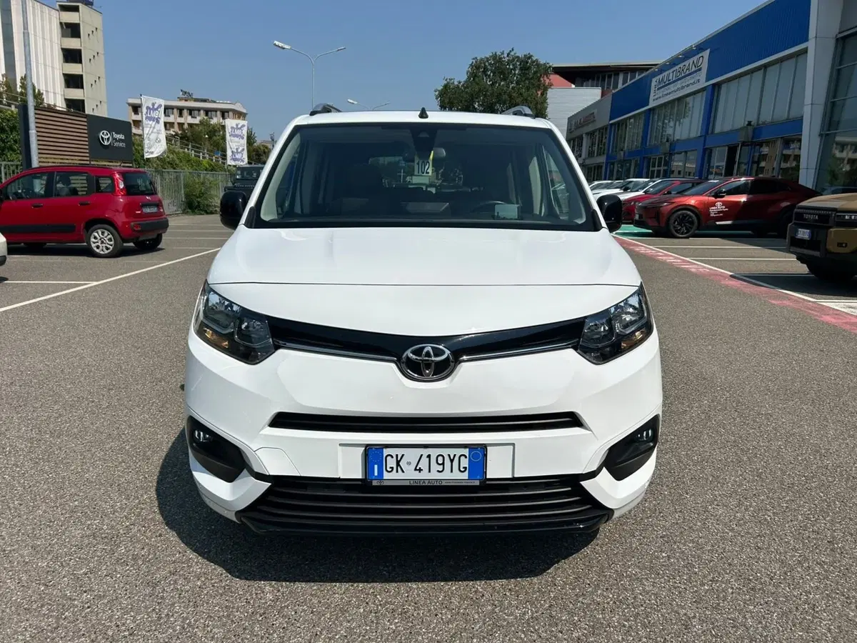 Toyota Proace City Verso usata a Piacenza (9)