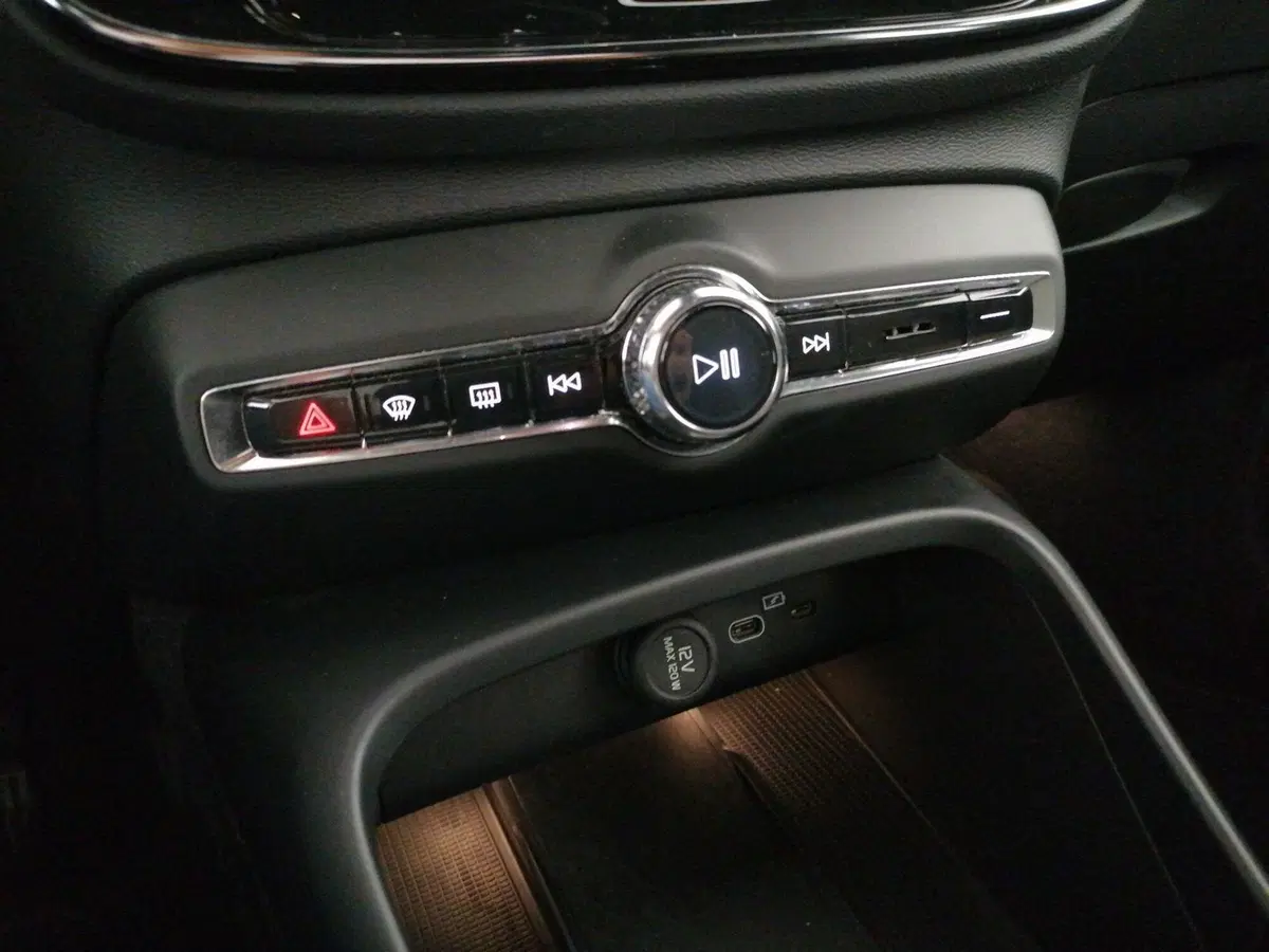 Volvo XC40 usata a Roma (15)