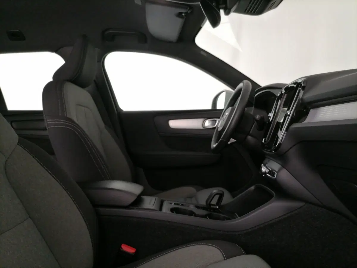 Volvo XC40 usata a Roma (6)