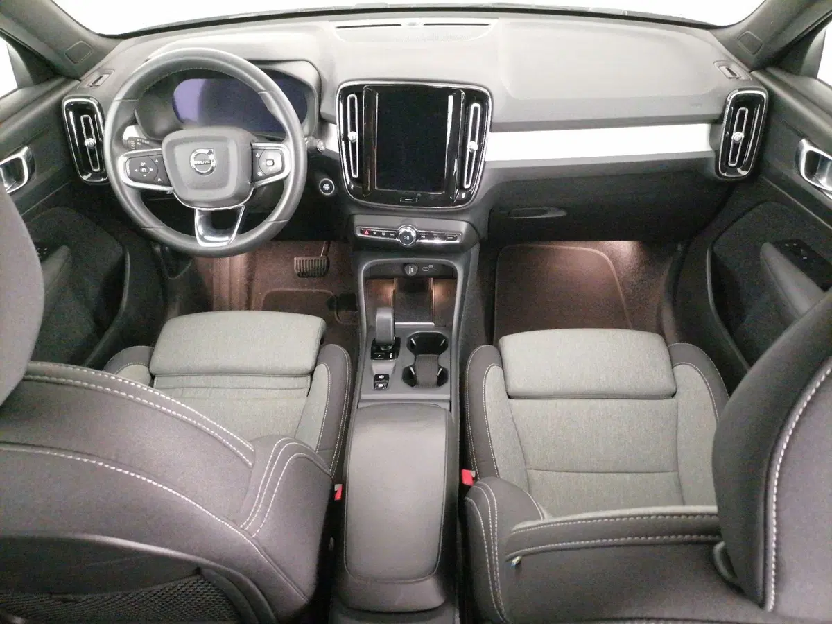 Volvo XC40 usata a Roma (9)