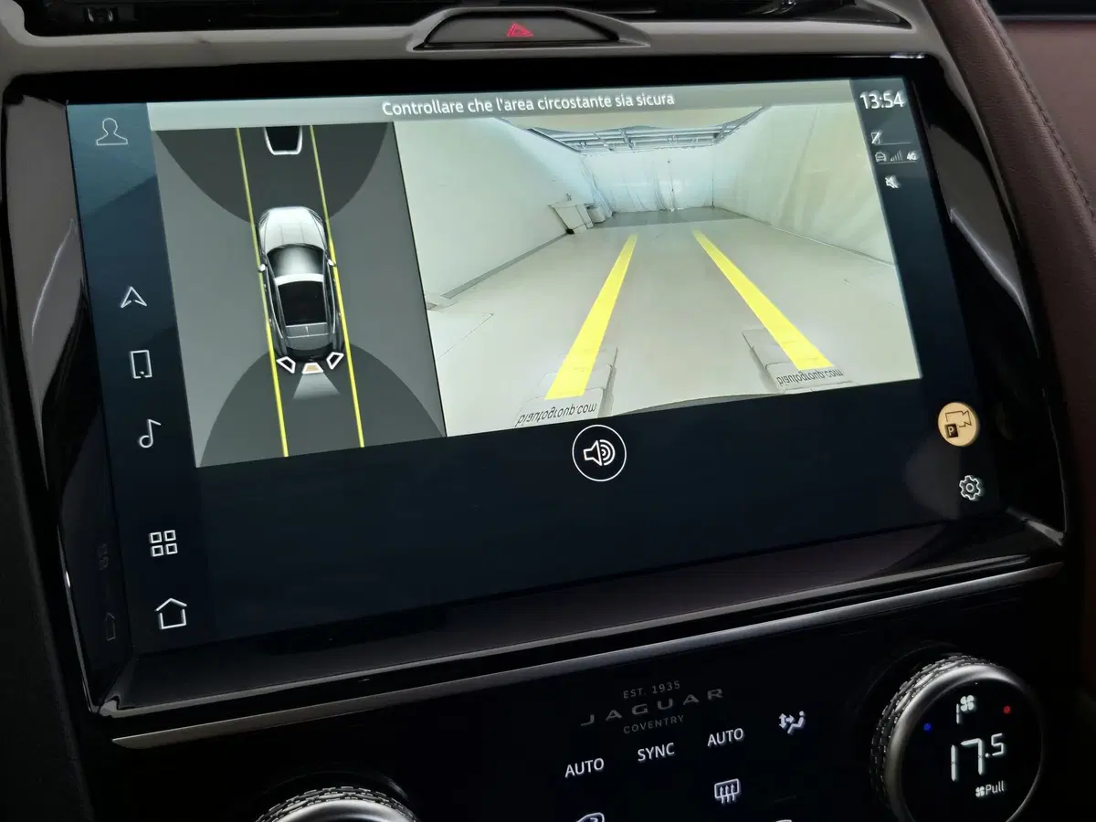 Jaguar E-Pace usata a Torino (14)