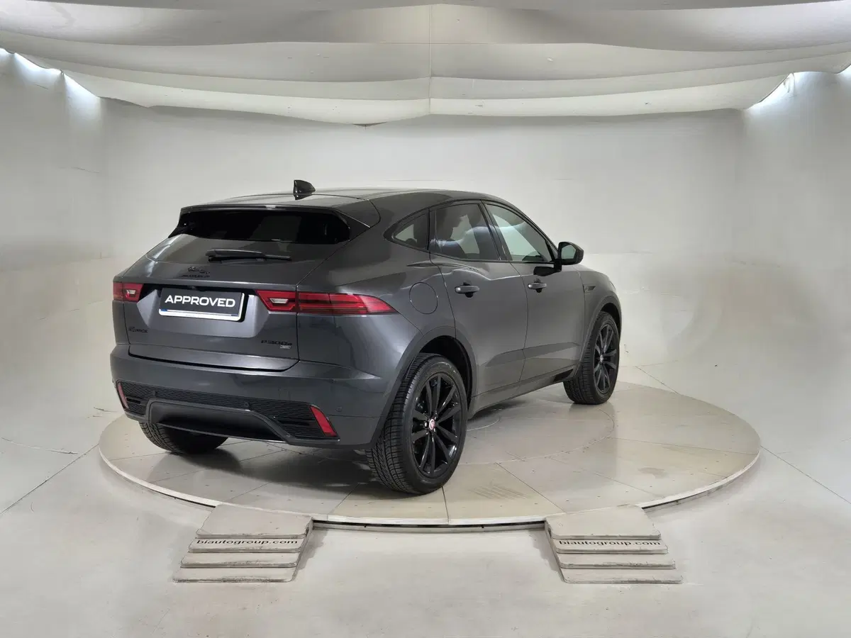 Jaguar E-Pace usata a Torino (2)