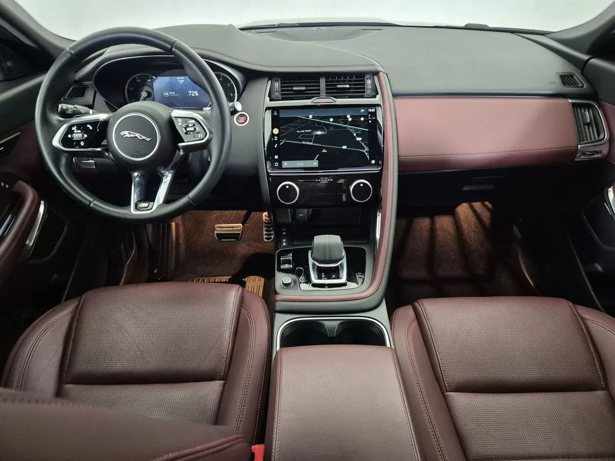 Jaguar E-Pace usata a Torino (4)