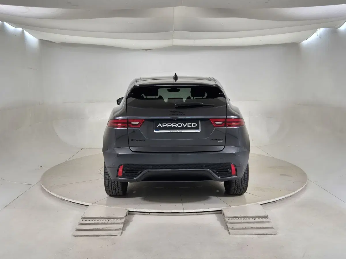 Jaguar E-Pace usata a Torino (7)