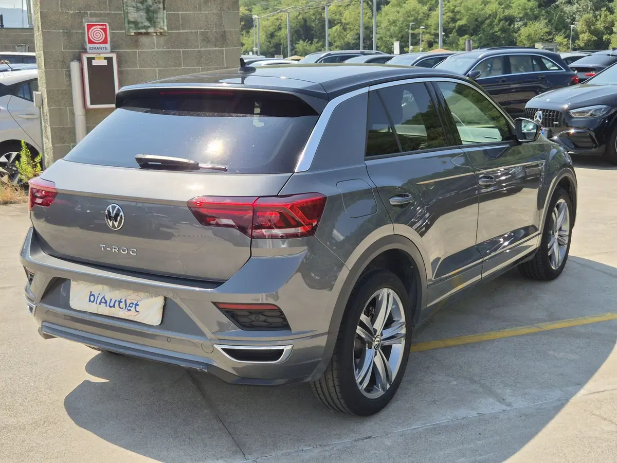 Volkswagen T-Roc usata  (4)