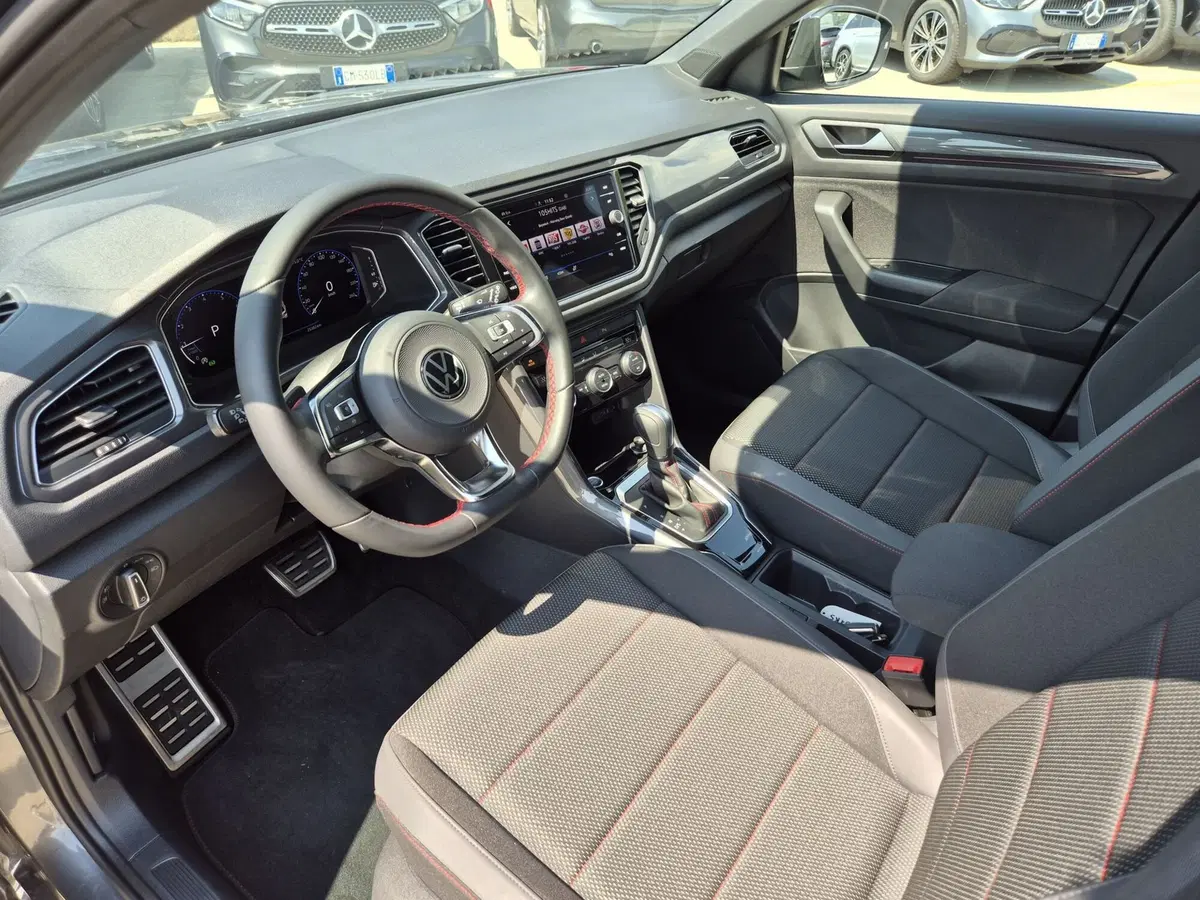 Volkswagen T-Roc usata  (6)