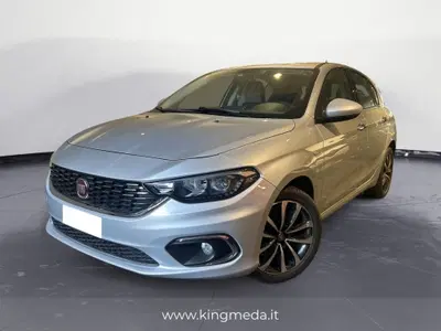 Fiat Tipo Station Wagon Tipo 1.6 Mjt S&amp;S SW Easy Business del 2016 usata a Meda