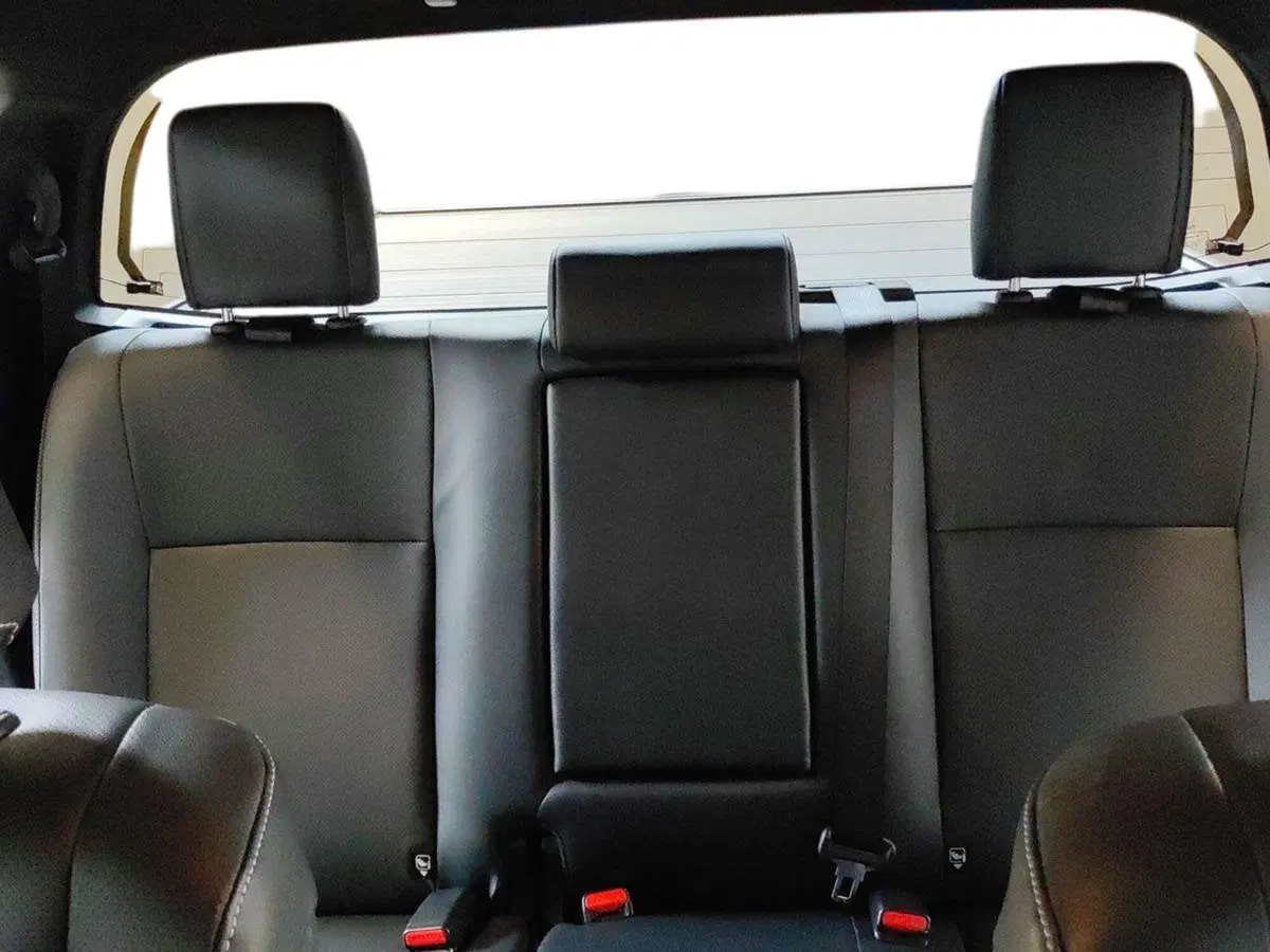 Toyota Hilux usata a Milano (12)