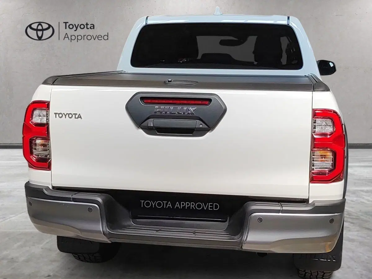 Toyota Hilux usata a Milano (13)