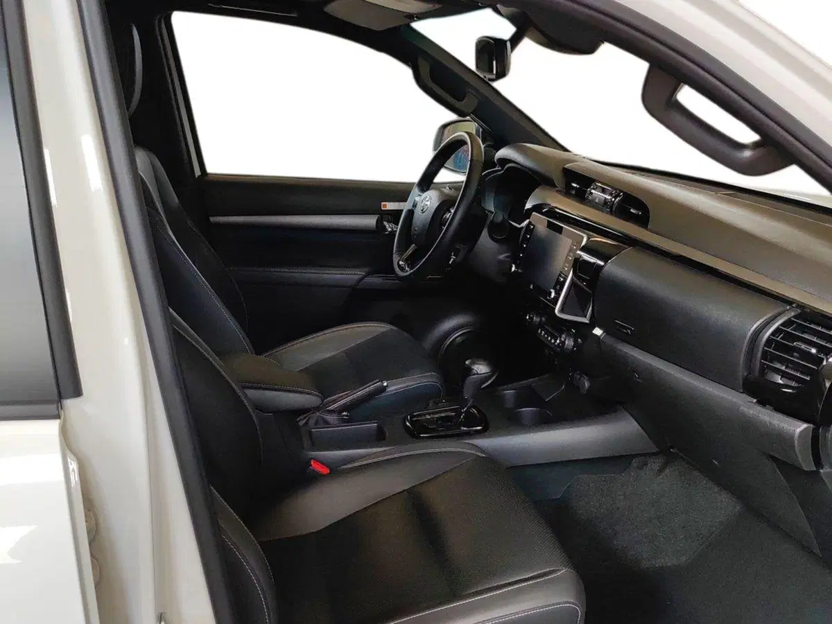 Toyota Hilux usata a Milano (15)
