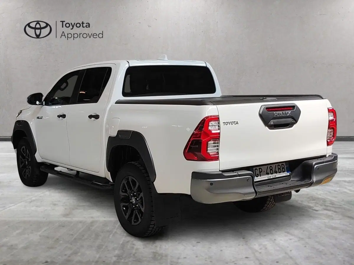 Toyota Hilux usata a Milano (6)