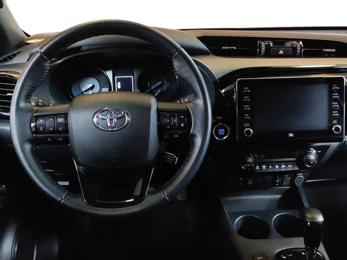 Toyota Hilux usata a Milano (9)