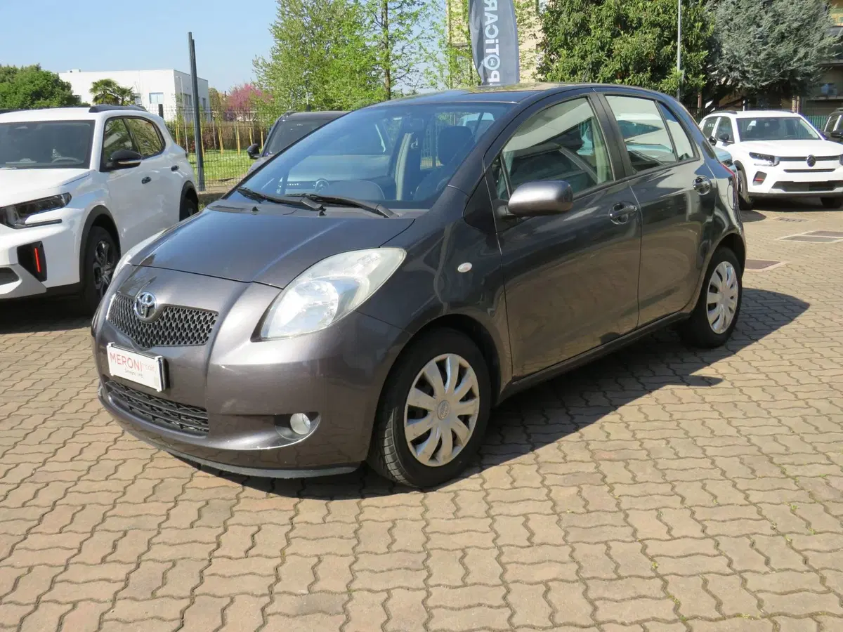 Toyota Yaris usata a Monza e Brianza (7)