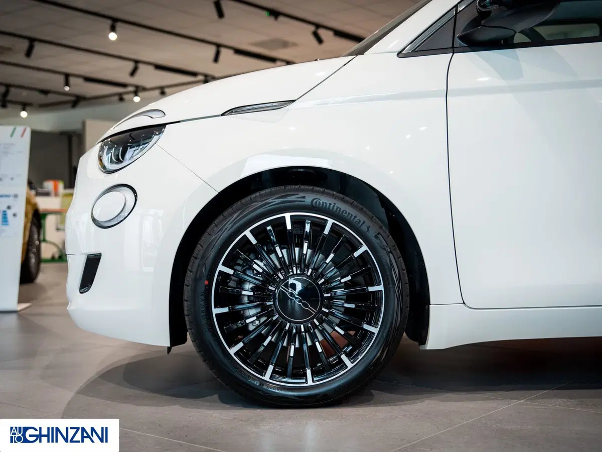 Fiat 500 Cabrio nuova a Bergamo (10)