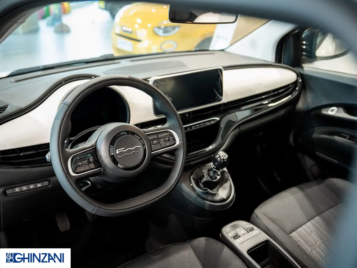 Fiat 500 Cabrio nuova a Bergamo (11)