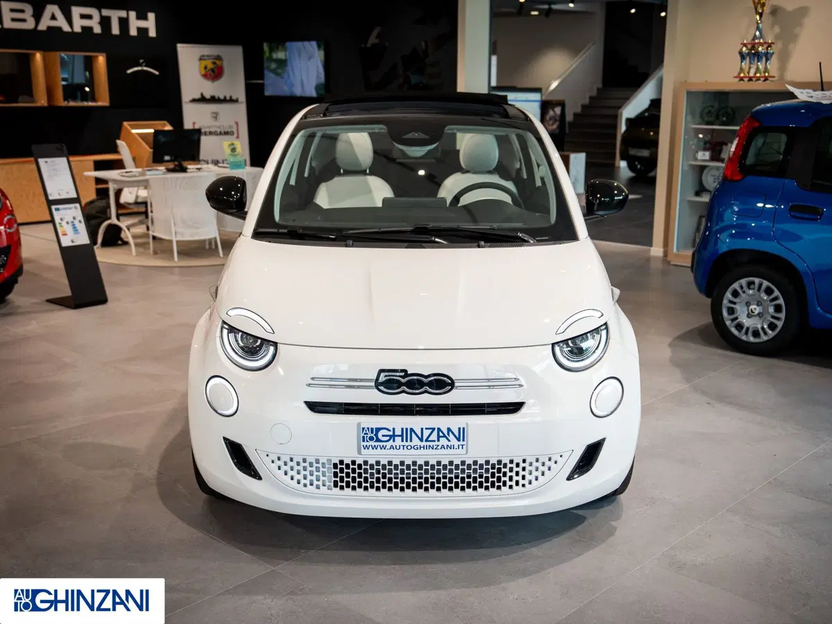 Fiat 500 Cabrio nuova a Bergamo (4)