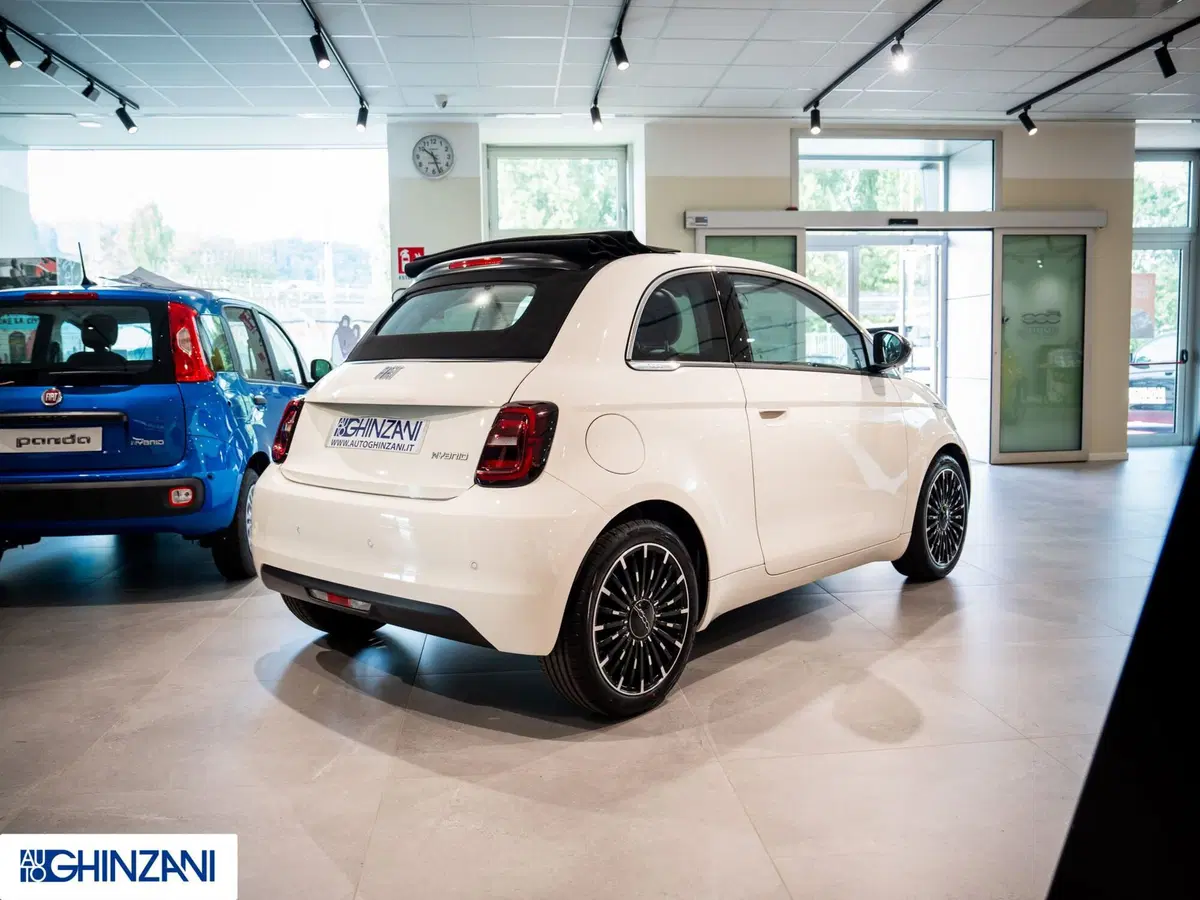 Fiat 500 Cabrio nuova a Bergamo (7)
