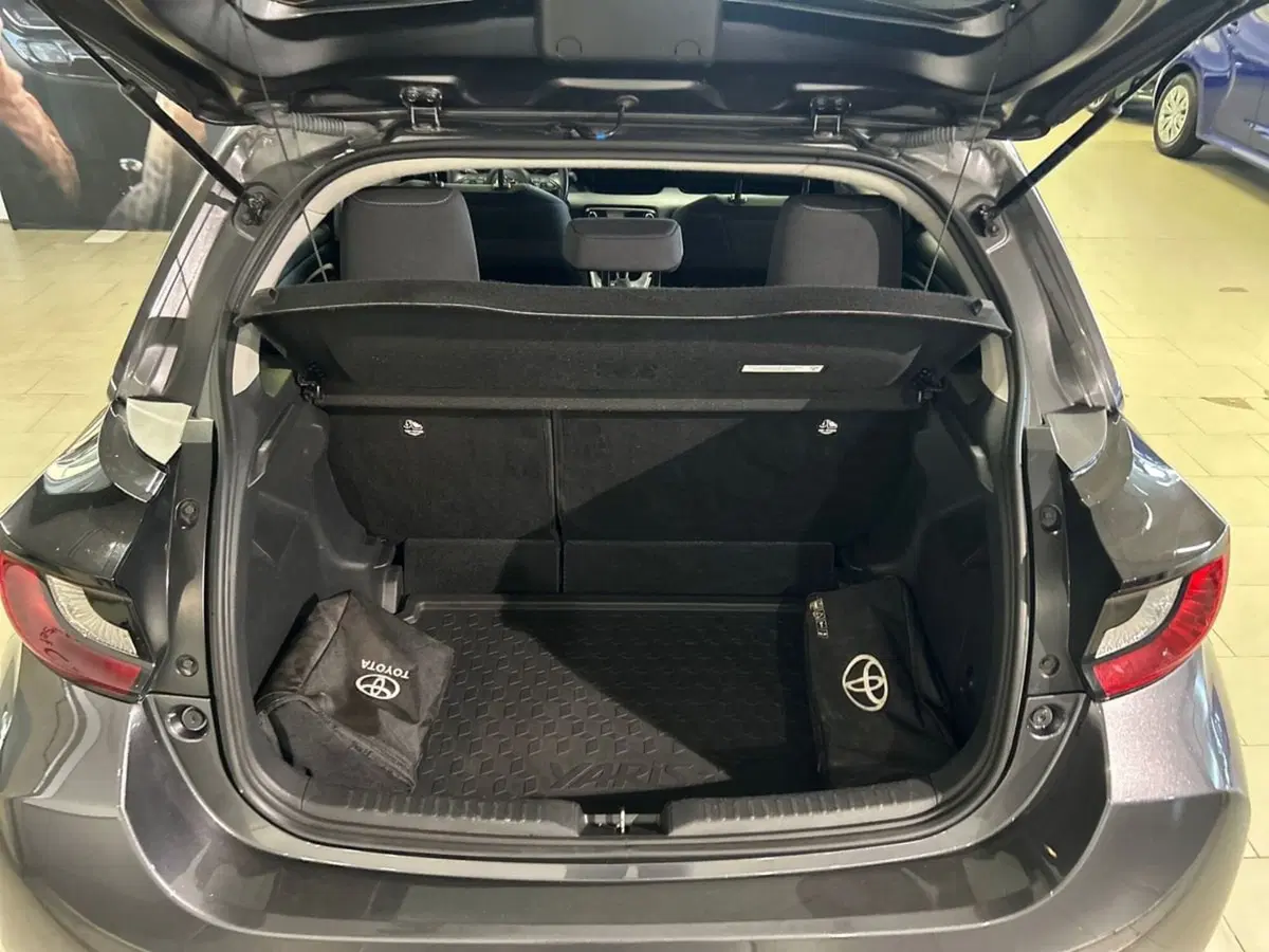 Toyota Yaris usata a Milano (7)