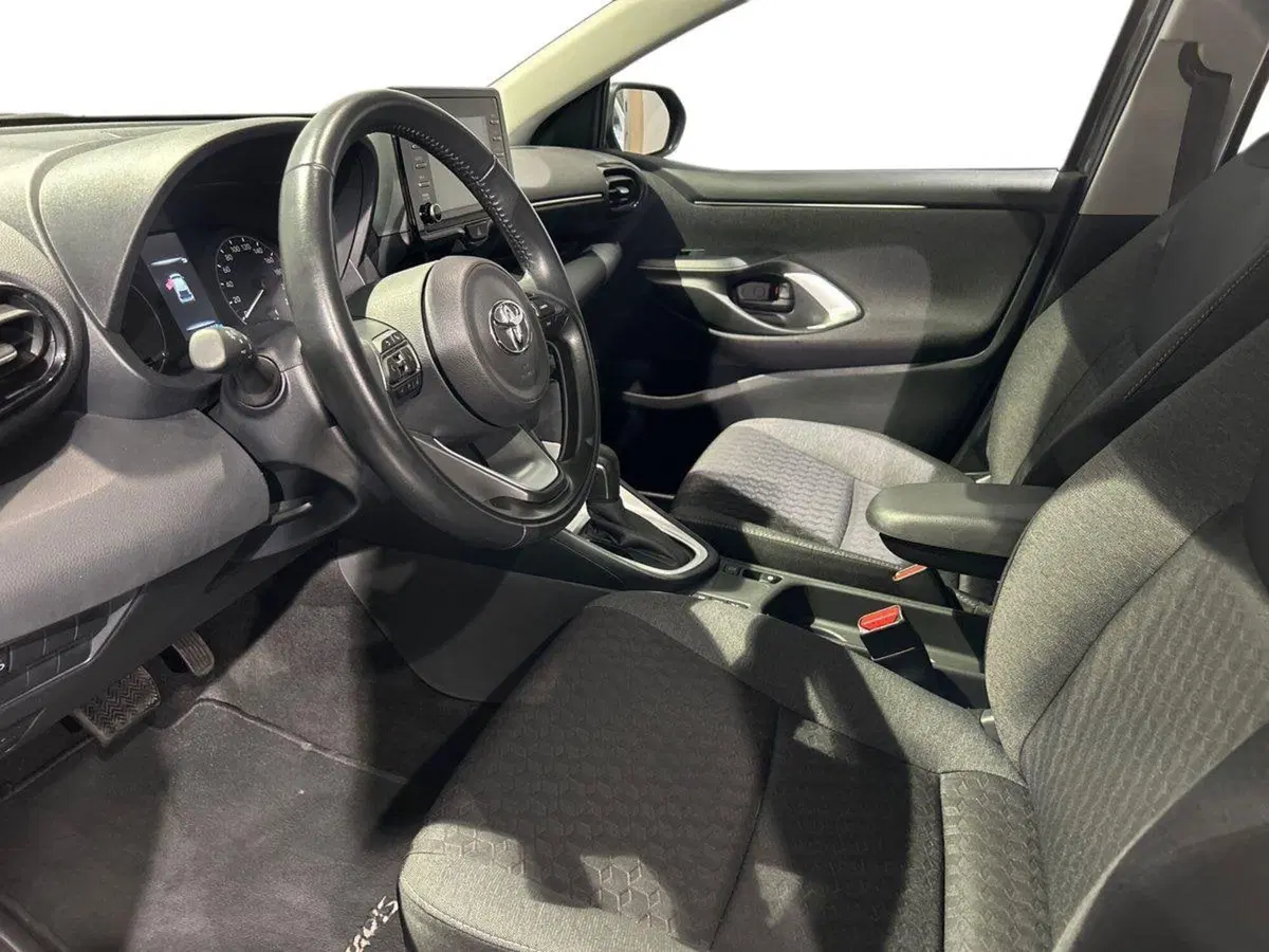 Toyota Yaris usata a Milano (8)