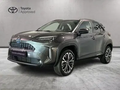 Toyota Yaris Cross 1.5 Hybrid 5p. E-CVT Lounge del 2023 usata a Milano