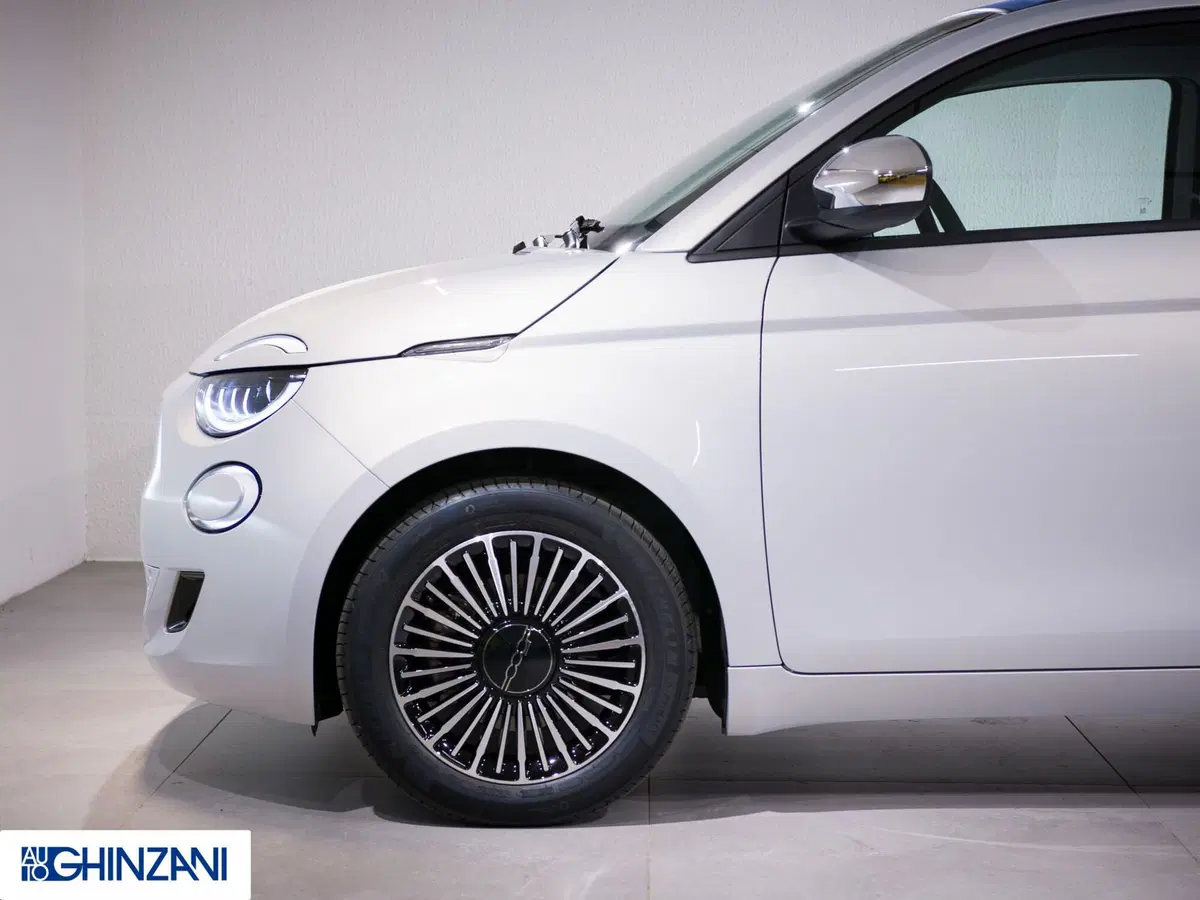 Fiat 500 Cabrio nuova a Bergamo (9)